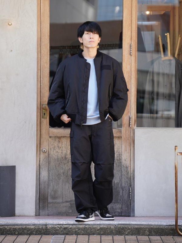 174cm 63kg  Jacket：「CIOTA」(シオタ)MA-1 Flight Jacket Size:5  Sweat：「alvana」(アルヴァナ)TURI-AMI 60s SHAPE SWEAT -Blue- Size:3  Pants：「CIOTA」(シオタ)コットンナイロン バックサテンM65 フィールドパンツ -Black- Size: 5