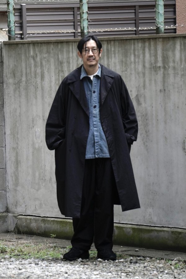 183cm 75kg  Coat：「TEATORA」(テアトラ)DEVICE COAT PACKABLE -BLACK- Size:5  Jacket：「FUJITO」(フジト)ARMY Shirt -Used Blue- Size:3  Pants：「TEATORA」(テアトラ)WALLET PANTS RESORT PACKABLE -BLACK- Size:5