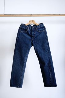 「CIOTA」(シオタ) ブラックスビン13.5oz テーパードデニム