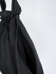 画像5: 「ERA」(イーラ）SHRINK TAFFETA BIG RED CROSS APRON BAG (5)