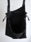 画像6: 「ERA」(イーラ）SHRINK TAFFETA BIG RED CROSS APRON BAG (6)