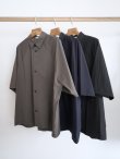 画像1: 「STILL BY HAND」(スティルバイハンド)ナイロンポリウレタンラグランシャツ (1)