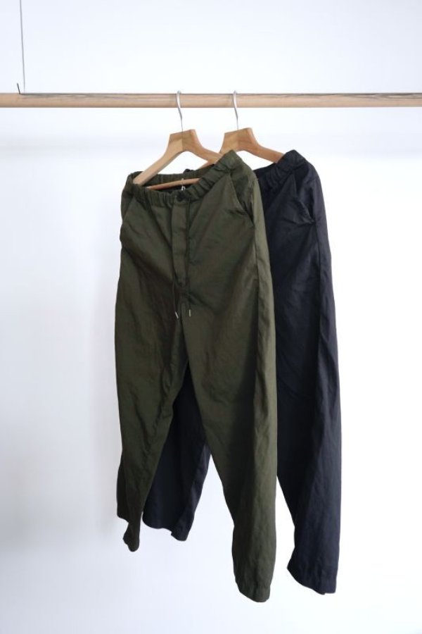 画像1: 「STILL BY HAND」(スティルバイハンド）Garment-dye easy pants (1)