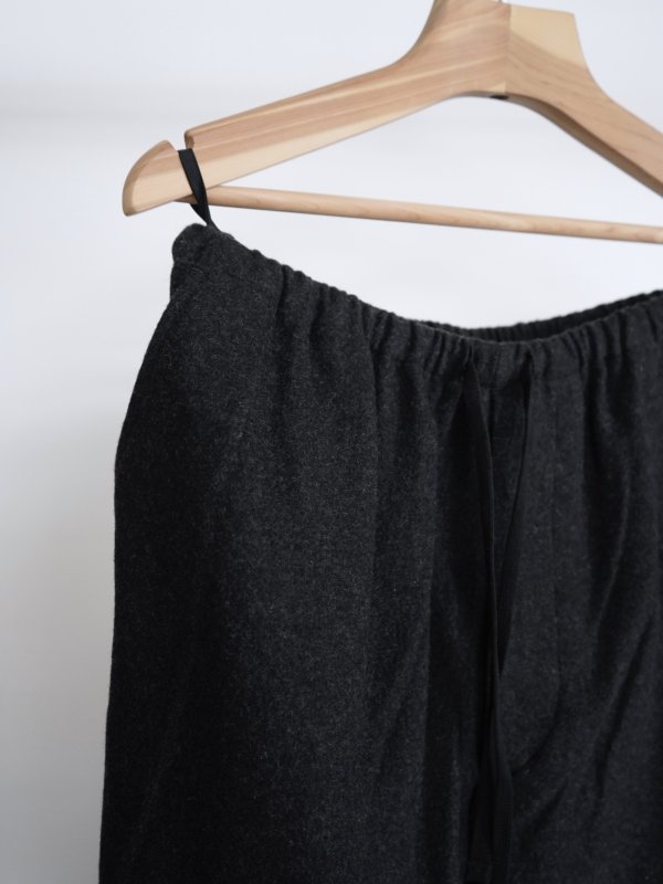 画像4: 「COMOLI」カシミヤドローストリングパンツ (4)