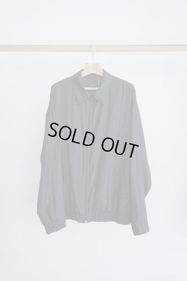 COMOLI」ウールシルクスイングトップ