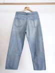 画像8: 「AURALEE」SELVEDGE FADED LIGHT DENIM WIDE PANTS (8)