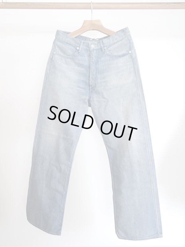 画像1: 「AURALEE」 SELVEDGE FADED LIGHT DENIM PANTS (1)
