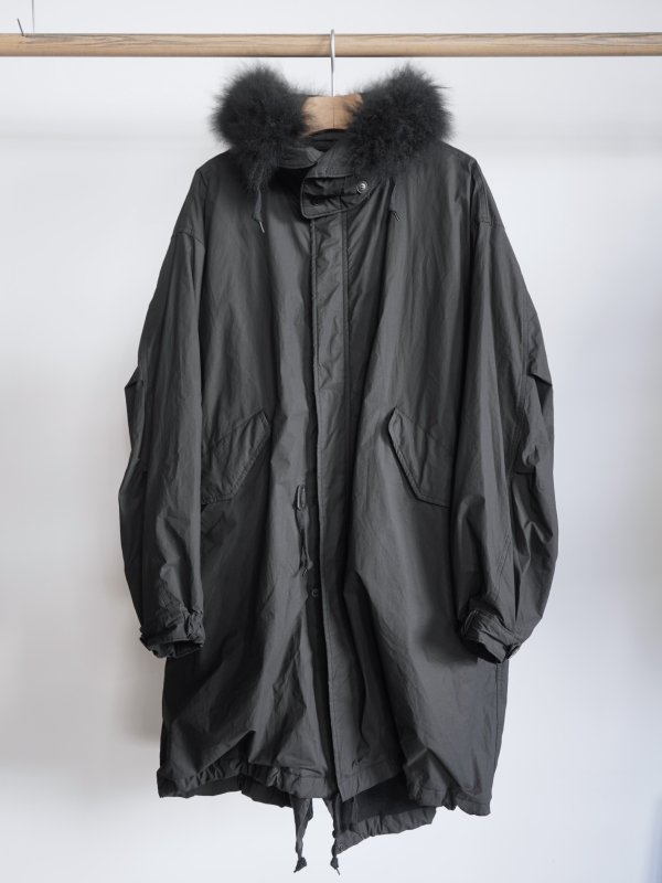 画像1: 「COMOLI」ペーパーレザー ミリタリーフーデッドコート (1)