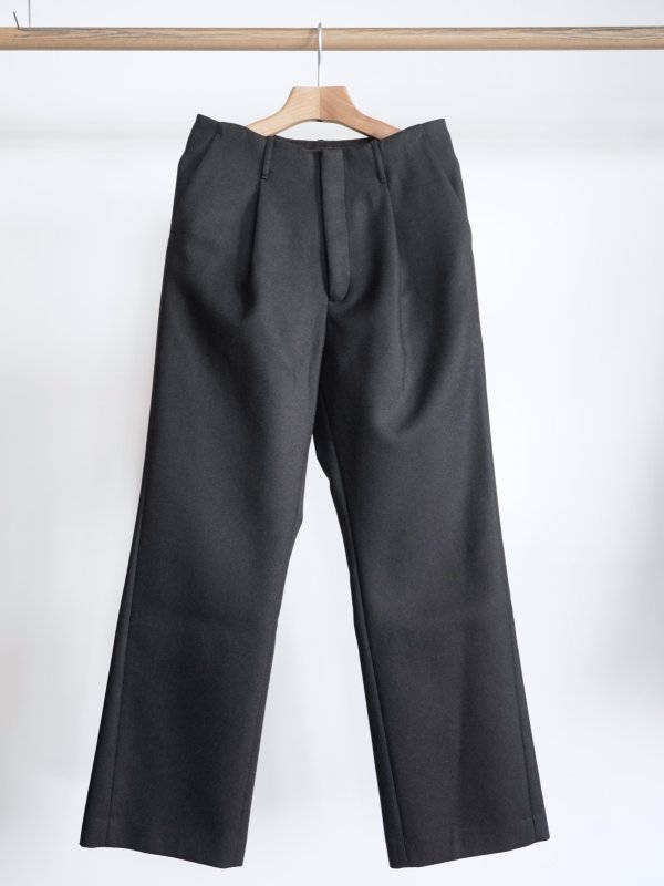 画像1: 「AURALEE」 LIGHT MELTON ONE-TUCK SLACKS (1)