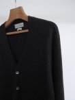 画像6: 「COMOLI」SCOTT&CHARTERS Vネック カーディガン (6)