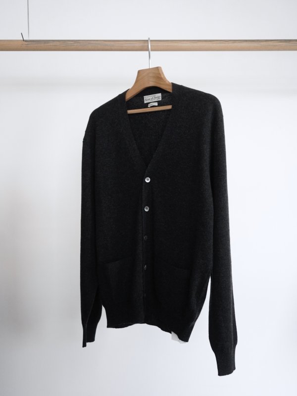 画像11: 「COMOLI」SCOTT&CHARTERS Vネック カーディガン (11)
