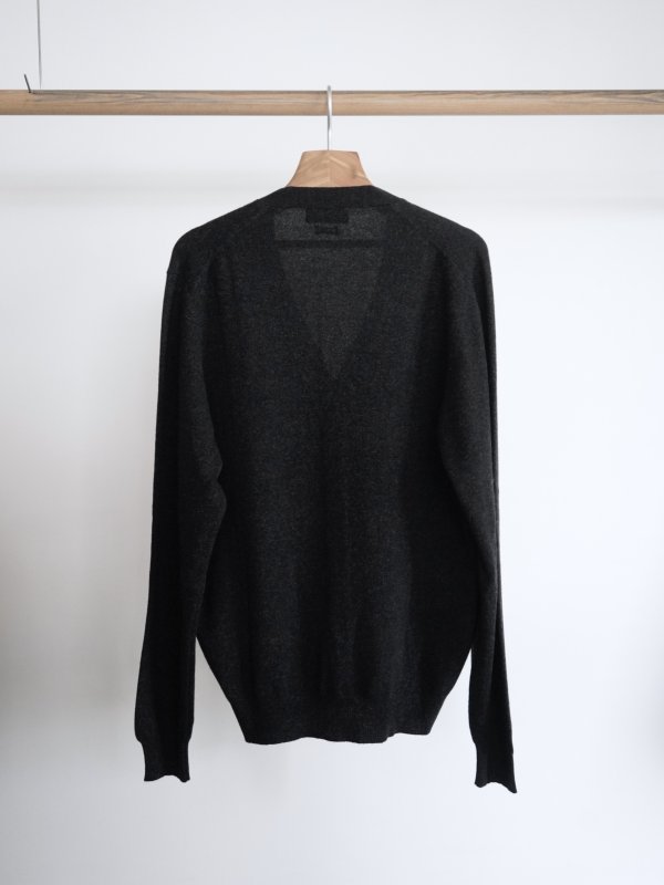 画像10: 「COMOLI」SCOTT&CHARTERS Vネック カーディガン (10)