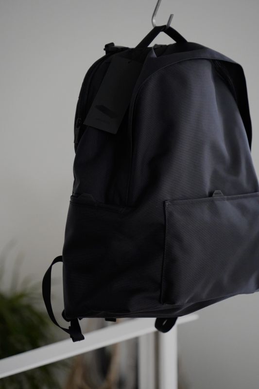 モノリス MONOLITH BACKPACK PRO SOLID M