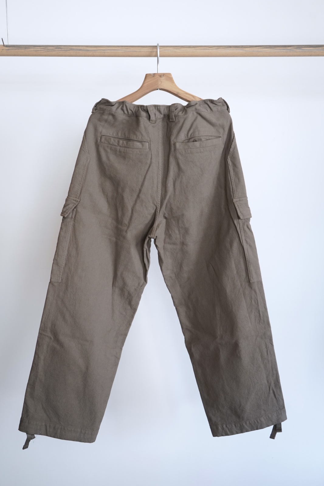 kontor」(コントール)CORDED YARN CARGO PANTS