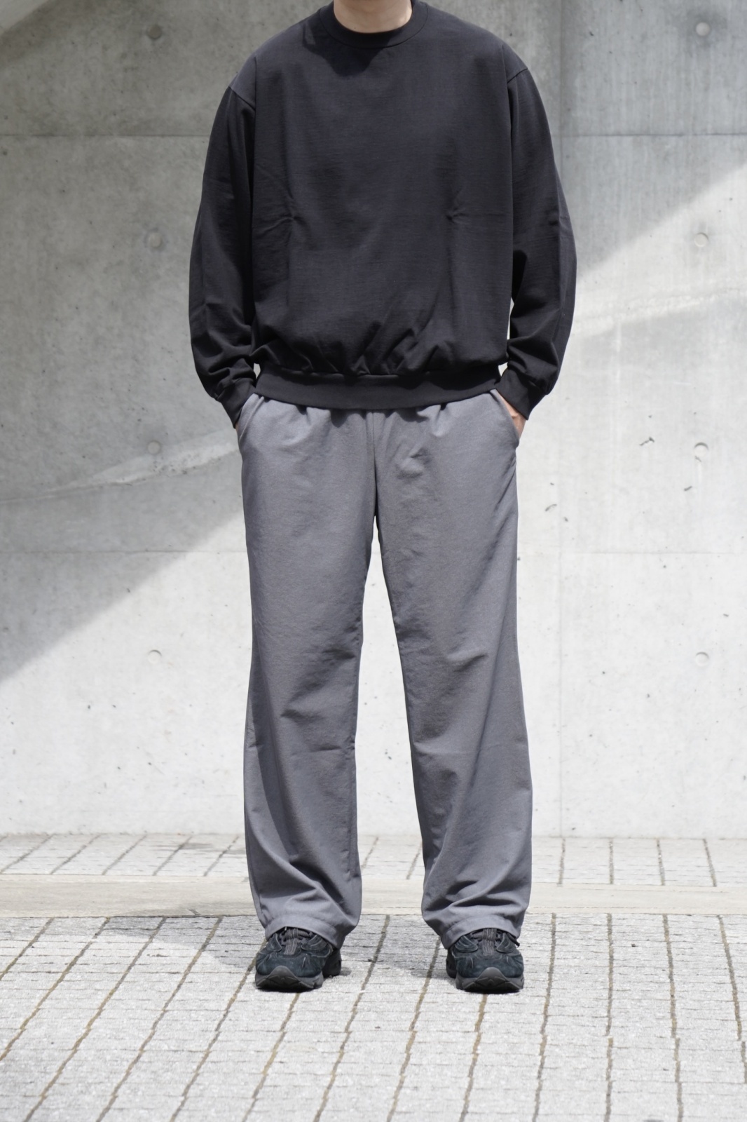 【極美品】テアトラ　WALLET PANTS DUAL DIVISOR　Lサイズ TEATORA」(テアトラ)WALLET PANTS RESORT DUAL DIVISOR -GRAY-