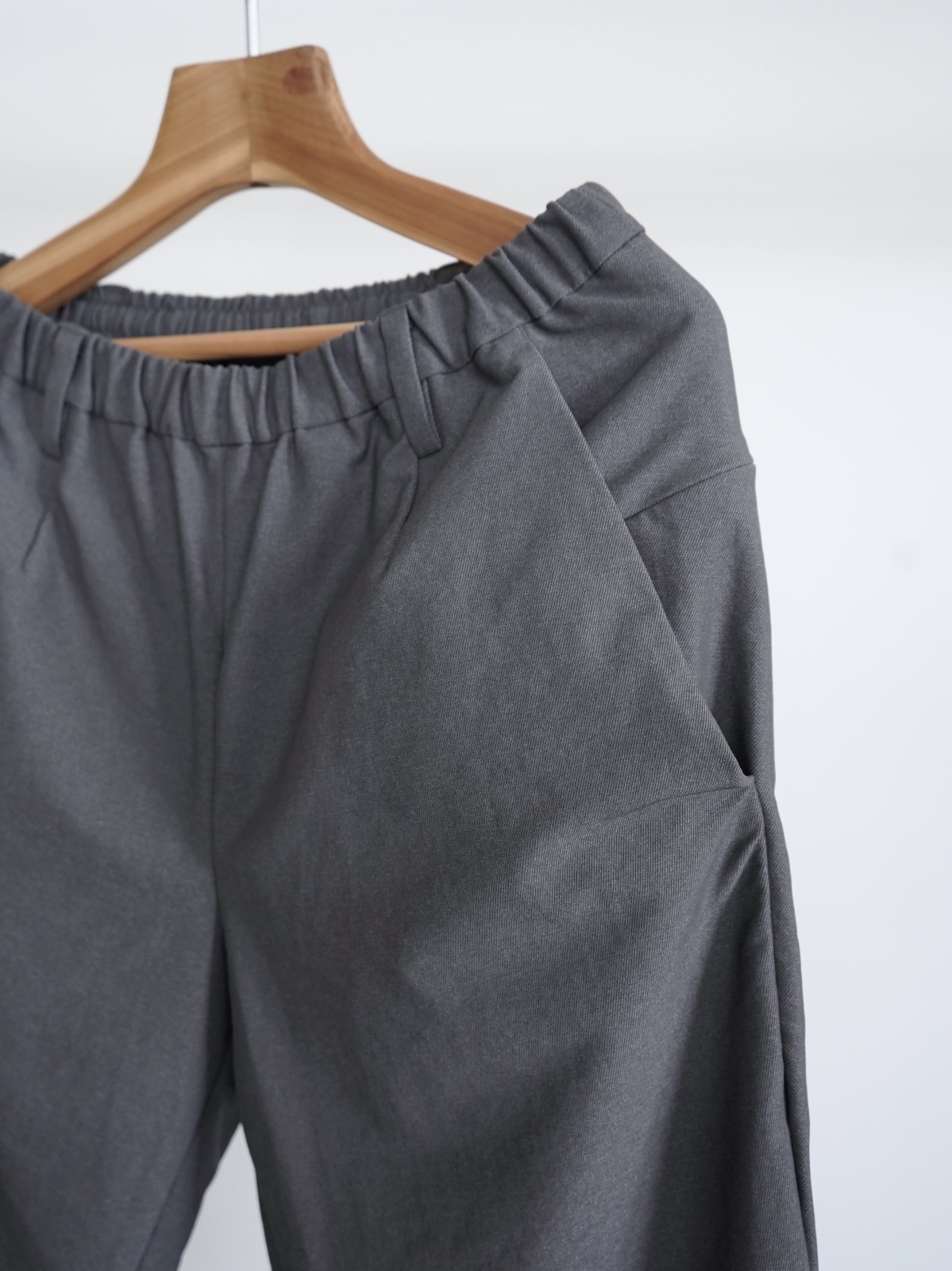 TEATORA」(テアトラ)WALLET PANTS RESORT DUAL DIVISOR -GRAY-
