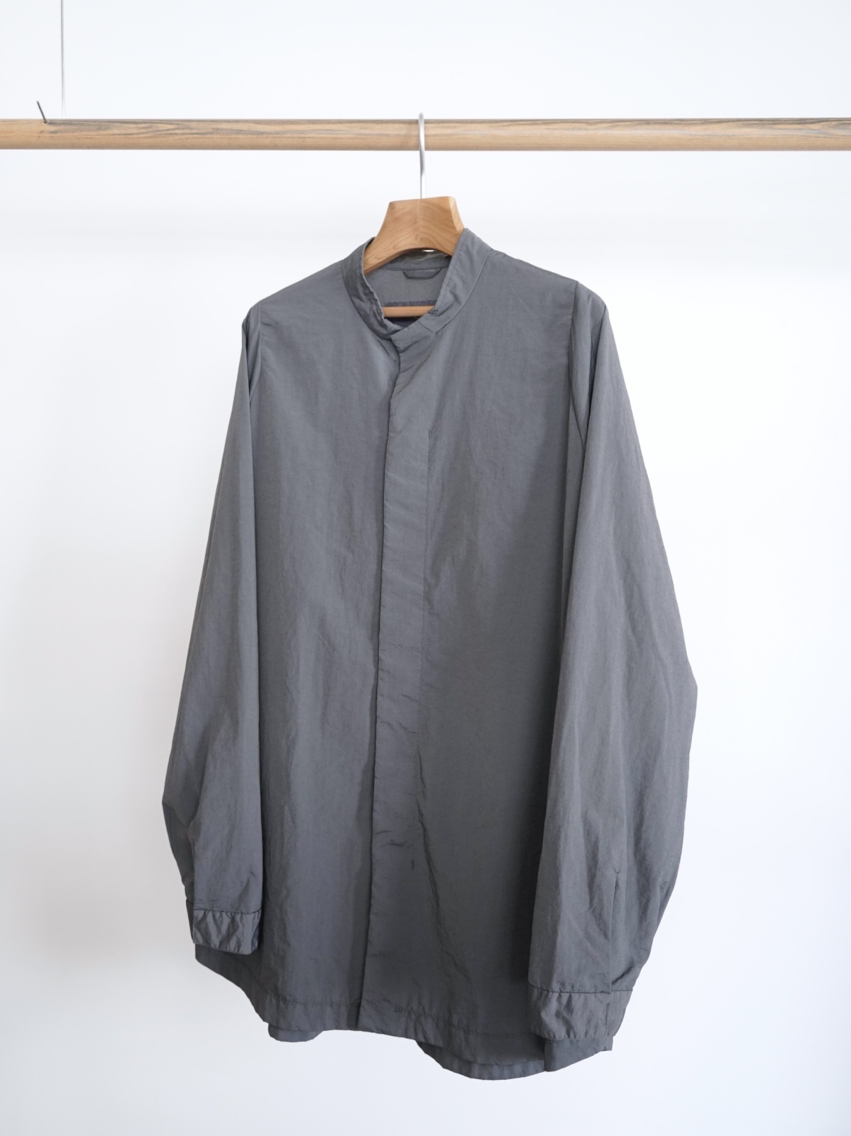 TEATORA」(テアトラ)CARTRIDGE SHIRTS MINUS PACKABLE -GRAY-