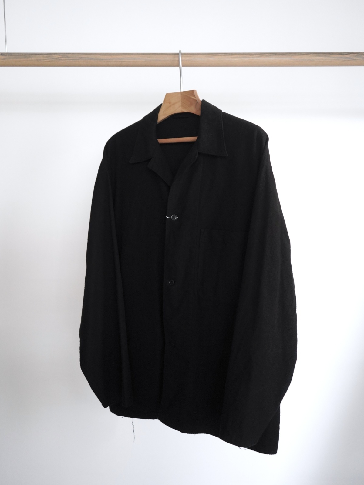 COMOLI」コットンネルシャツジャケット
