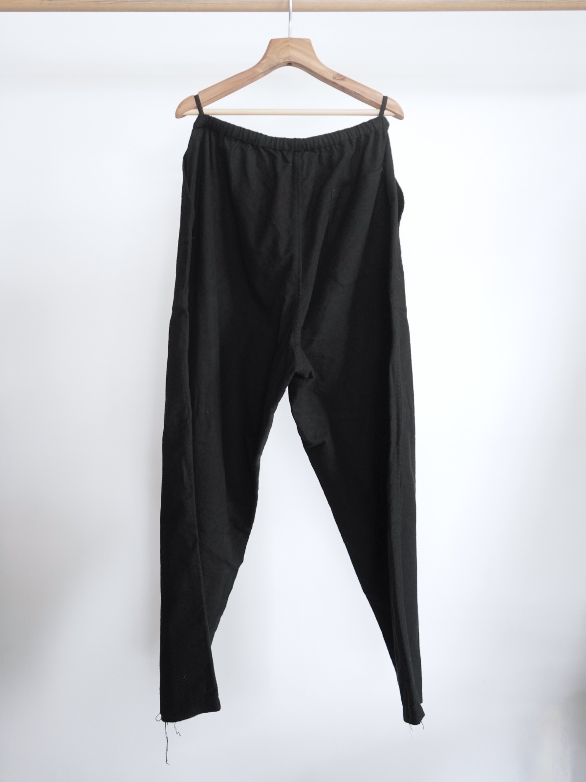 【新品】COMOLI　コットンネル テーパードパンツ　サイズ3 COMOLI コットンネル テーパードパンツ | Less Higashikawa